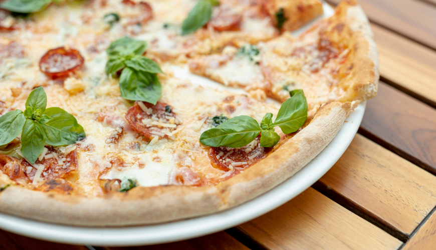 Smetanový nebo rajčatový základ pizzy - který je pro vás ten pravý?